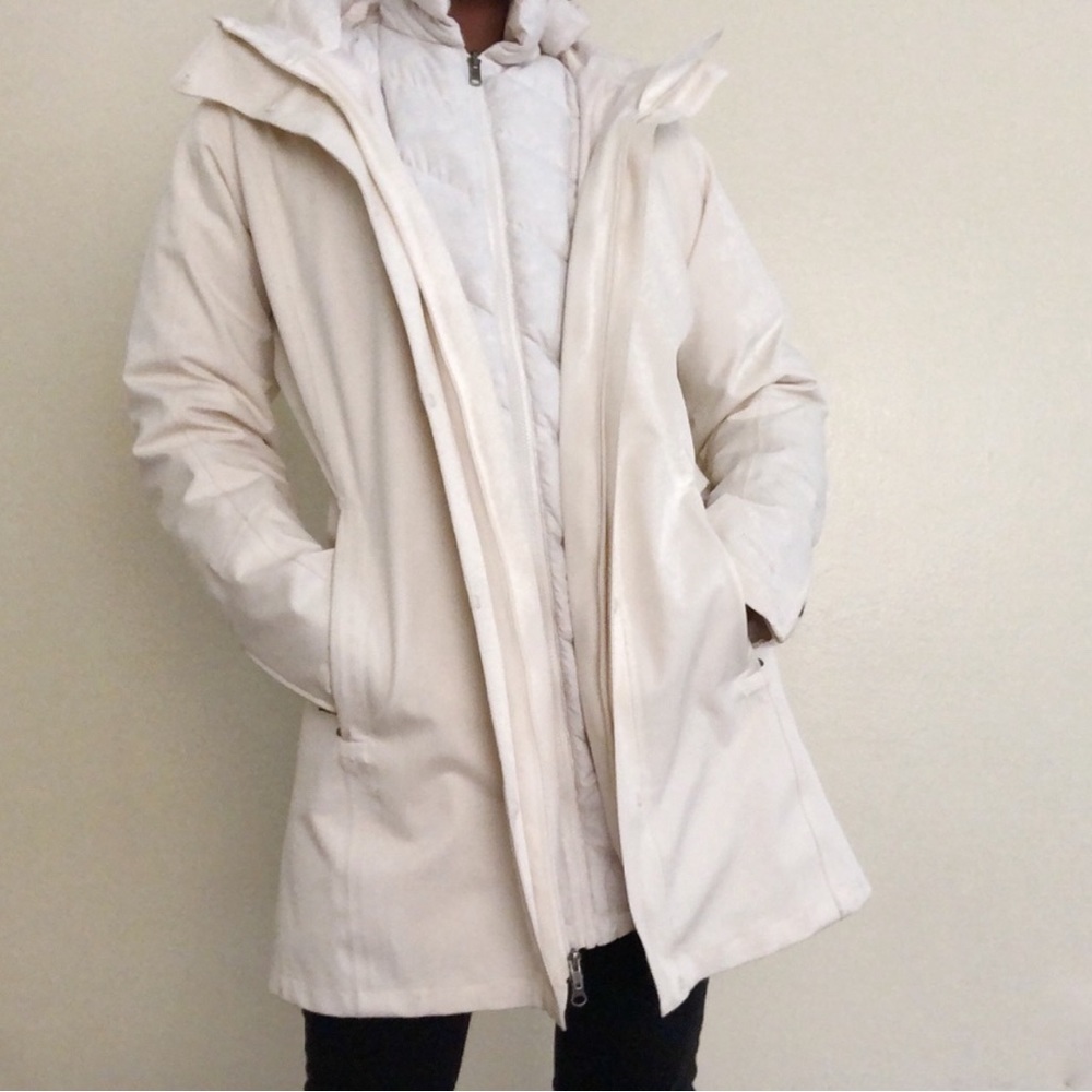 Patagonia Tres 3 in 1 Parka Women’s L - Cream